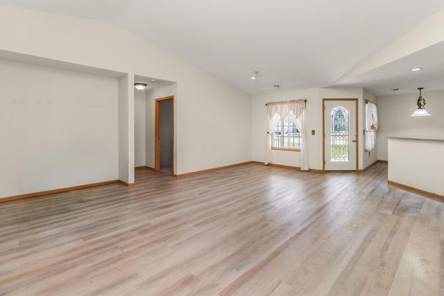 7672 Palisades Avenue NE, Elk River, MN 55330