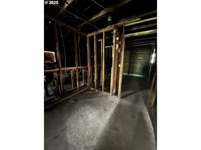 9400 Ne GERTZ Ct, Portland, OR 97211