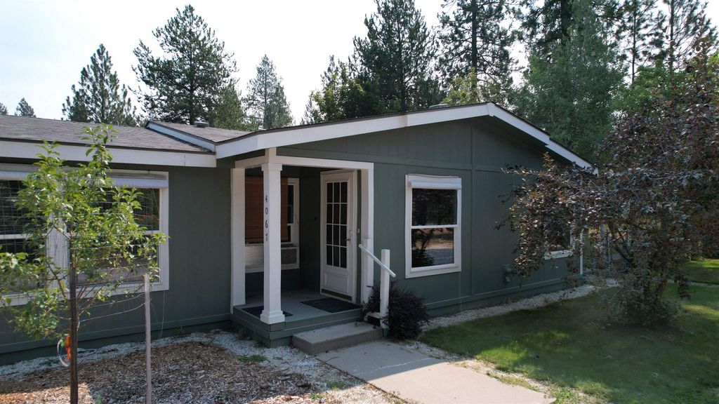 4067 Pine Meadows Dr, Loon Lake, WA 99148 photo 2