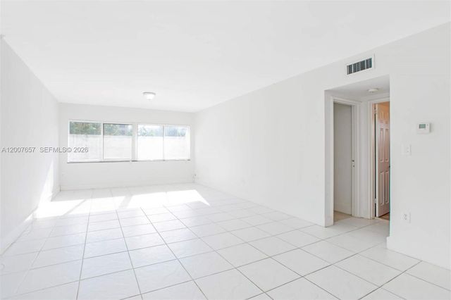 10001 W Bay Harbor Dr 208, Bay Harbor Islands, FL 33154