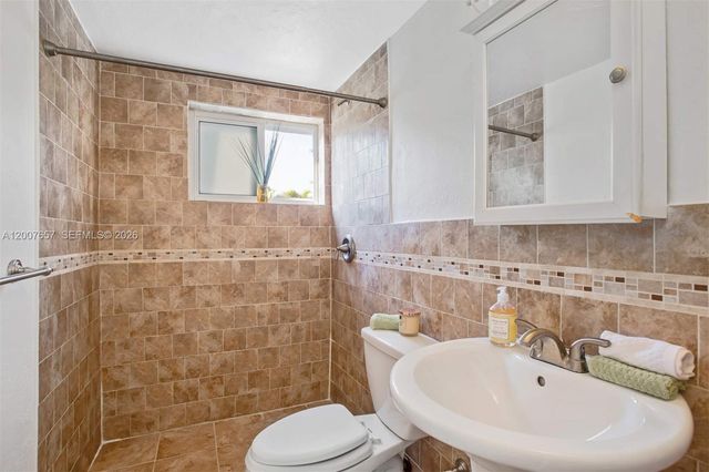 10001 W Bay Harbor Dr 208, Bay Harbor Islands, FL 33154