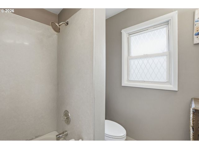 2507 N FARRAGUT St, Portland, OR 97217