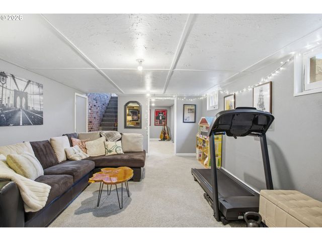 2507 N FARRAGUT St, Portland, OR 97217
