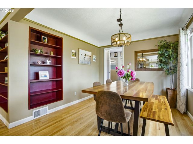 2507 N FARRAGUT St, Portland, OR 97217