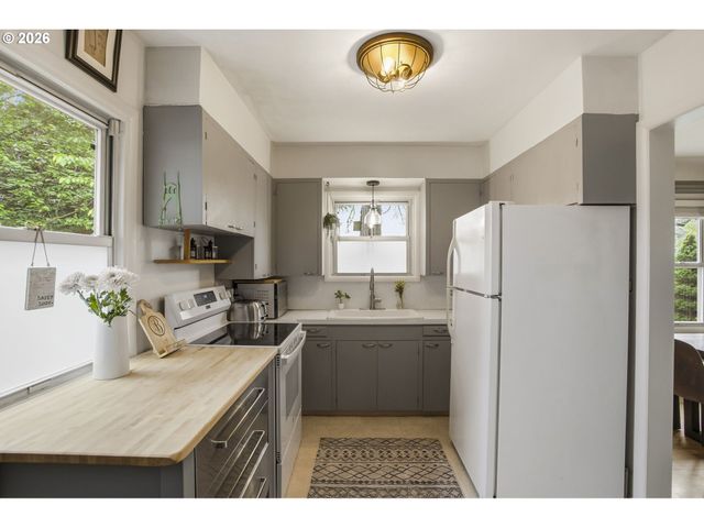2507 N FARRAGUT St, Portland, OR 97217