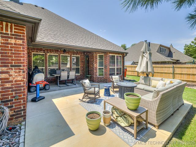 9501 E 92nd Street N, Owasso, OK 74055