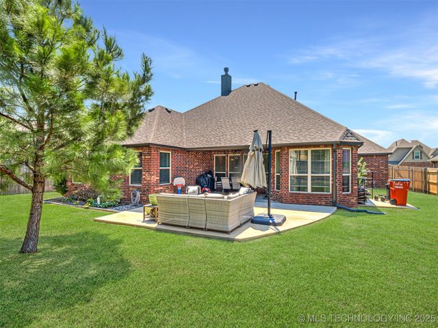9501 E 92nd Street N, Owasso, OK 74055