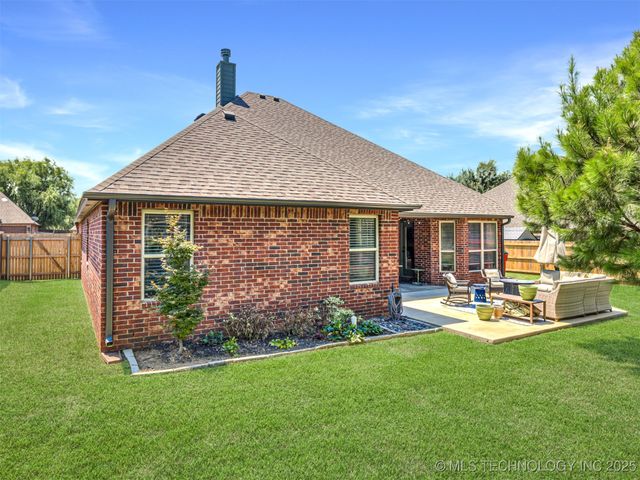 9501 E 92nd Street N, Owasso, OK 74055