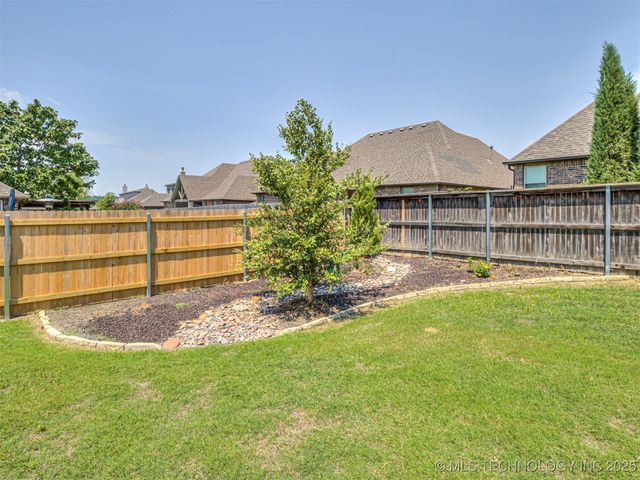 9501 E 92nd Street N, Owasso, OK 74055