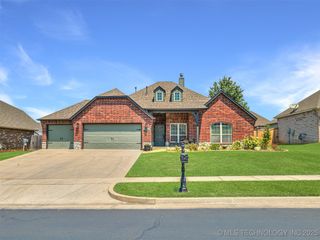 9501 E 92nd Street N, Owasso, OK 74055