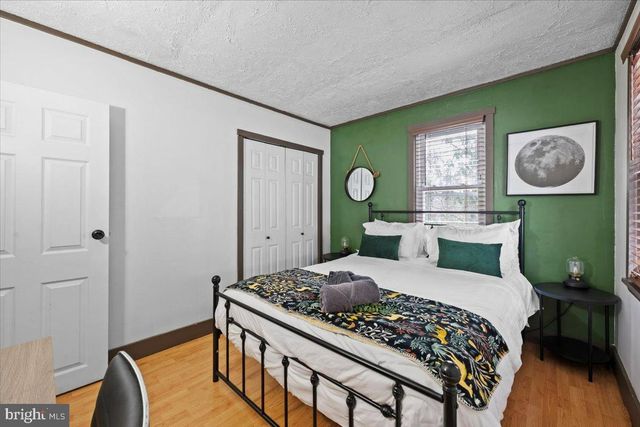 35 S LAKE DR, Lake Harmony, PA 18624