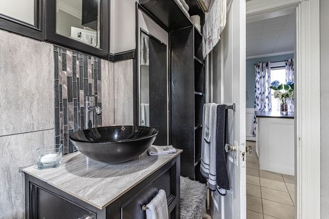 84 Jean St, Gardner, MA 01440