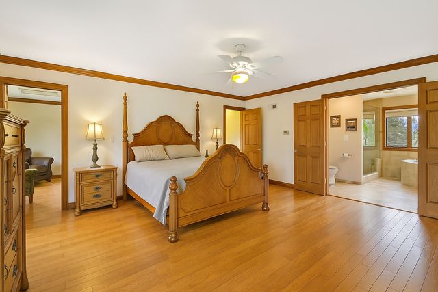 4 Windsor Court, South Barrington, IL 60010