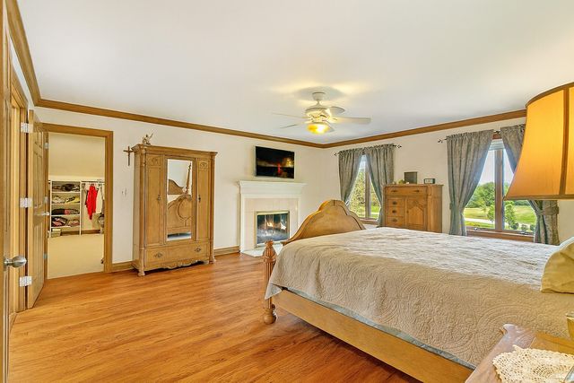 4 Windsor Court, South Barrington, IL 60010