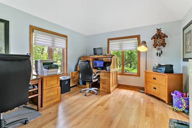 4 Windsor Court, South Barrington, IL 60010