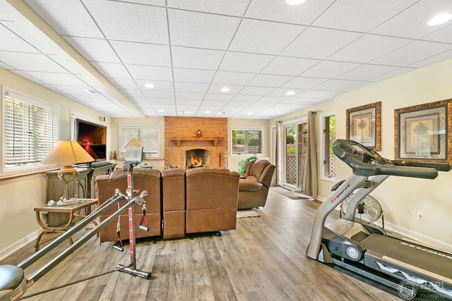 4 Windsor Court, South Barrington, IL 60010