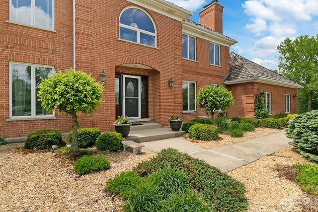 4 Windsor Court, South Barrington, IL 60010