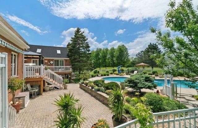 4 Windsor Court, South Barrington, IL 60010
