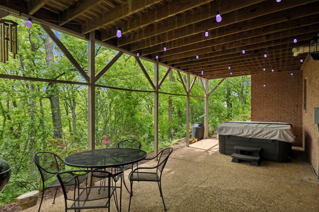 6781 Autumnwood Dr, Nashville, TN 37221