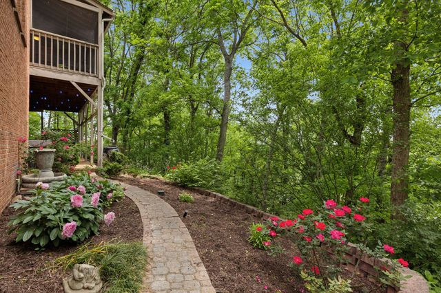 6781 Autumnwood Dr, Nashville, TN 37221