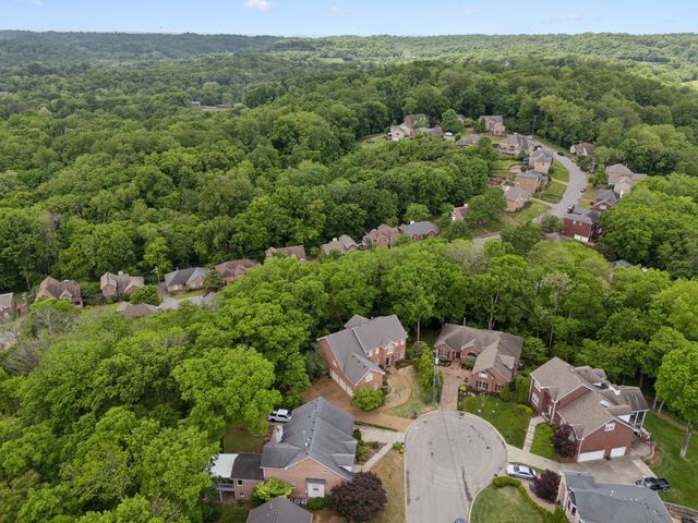 6781 Autumnwood Dr, Nashville, TN 37221