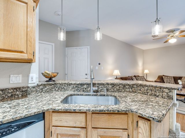25027 Arrow Glen, San Antonio, TX 78258