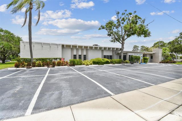 9945 47TH AVENUE N 205, St Petersburg, FL 33708