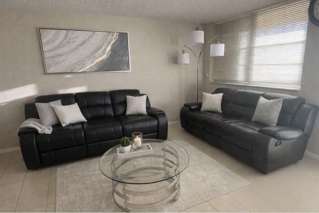 3001 W Rolling Hills Circle 608, Davie, FL 33328