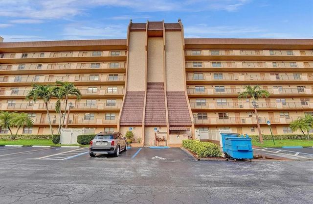 3001 W Rolling Hills Circle 608, Davie, FL 33328