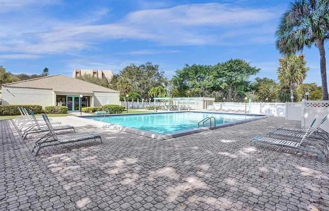 3001 W Rolling Hills Circle 608, Davie, FL 33328