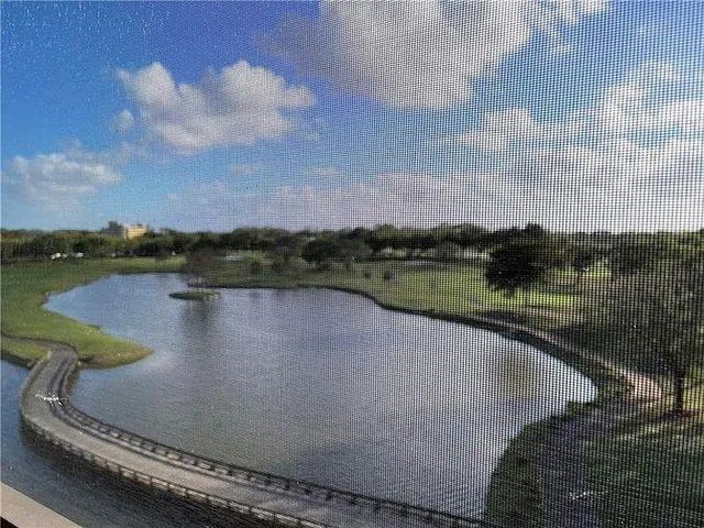 3001 W Rolling Hills Circle 608, Davie, FL 33328