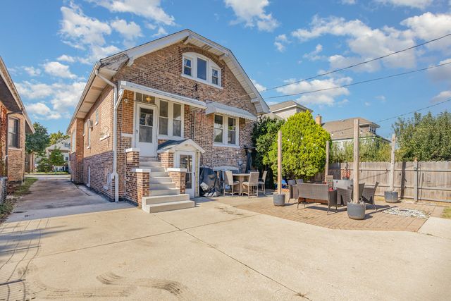 2343 Gunderson Avenue, Berwyn, IL 60402