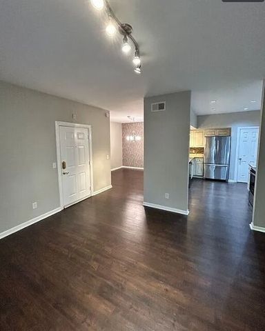 6820 Highway 70 S Apt 419, Nashville, TN 37221