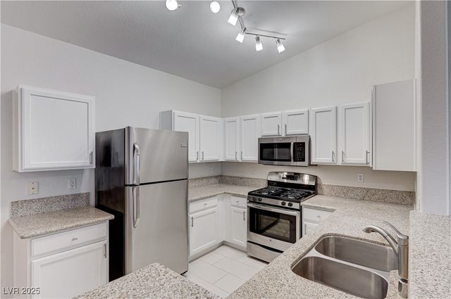 2052 Gravel Hill Street 201, Las Vegas, NV 89117