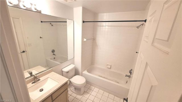 4645 Saint Croix LN 1324, Naples, FL 34109