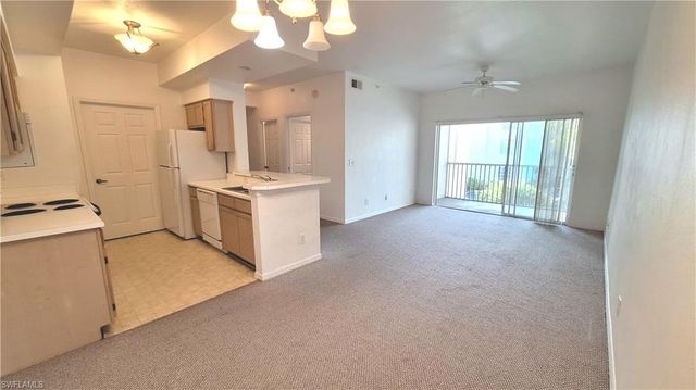 4645 Saint Croix LN 1324, Naples, FL 34109
