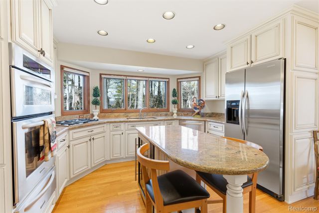 5306 Hidden Pines Court, Genoa Township, MI 48116