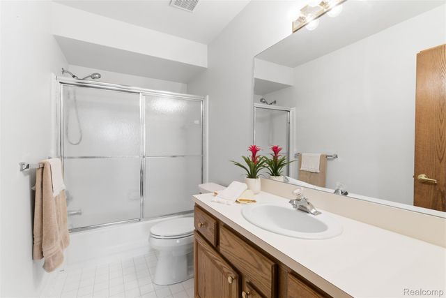 5306 Hidden Pines Court, Genoa Township, MI 48116