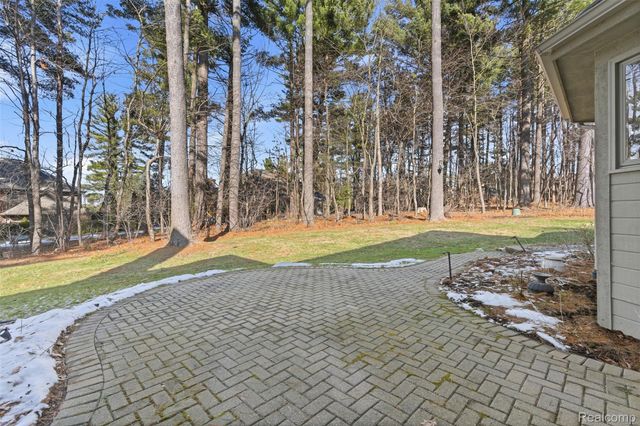 5306 Hidden Pines Court, Genoa Township, MI 48116