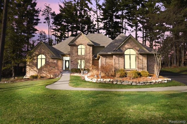 5306 Hidden Pines Court, Genoa Township, MI 48116