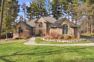 5306 Hidden Pines Court, Genoa Township, MI 48116