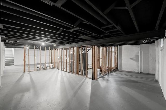 6302 Fairlane Drive, Kansas City, MO 64134