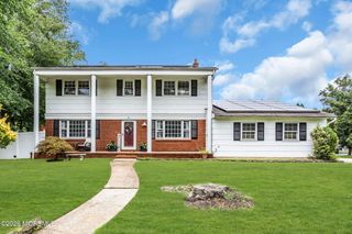 1 Macintosh Court, East Brunswick, NJ 08816