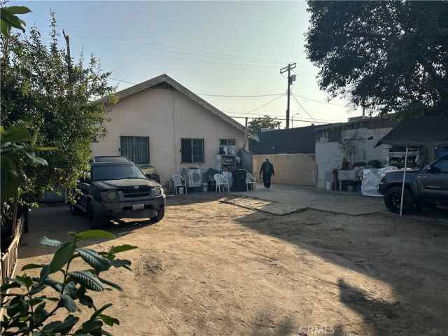 731 W 54th, Los Angeles, CA 90037