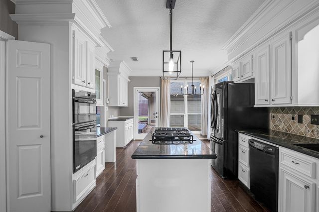 1706 N Hearthside Drive, Richmond, TX 77406