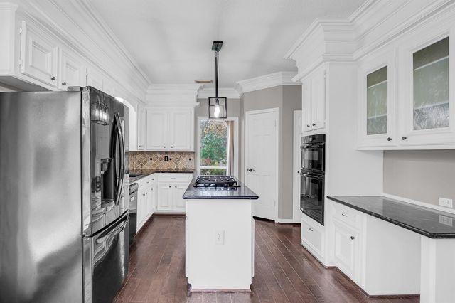 1706 N Hearthside Drive, Richmond, TX 77406