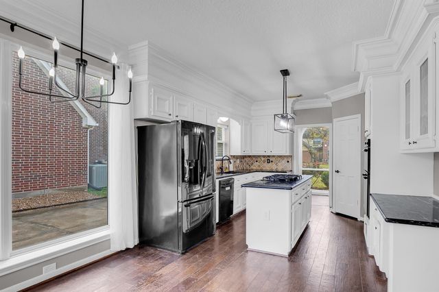 1706 N Hearthside Drive, Richmond, TX 77406