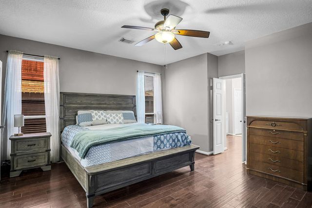 1706 N Hearthside Drive, Richmond, TX 77406