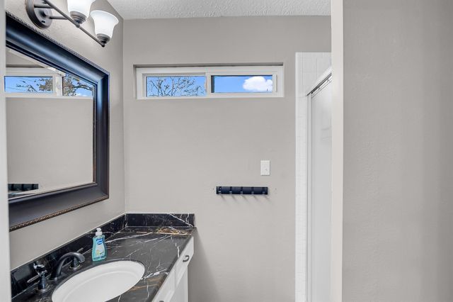 1706 N Hearthside Drive, Richmond, TX 77406