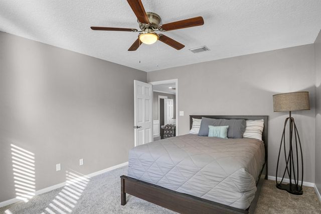 1706 N Hearthside Drive, Richmond, TX 77406